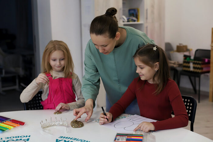 Обучение в семейной школе для дошкольников и младших классов: как устроен процесс